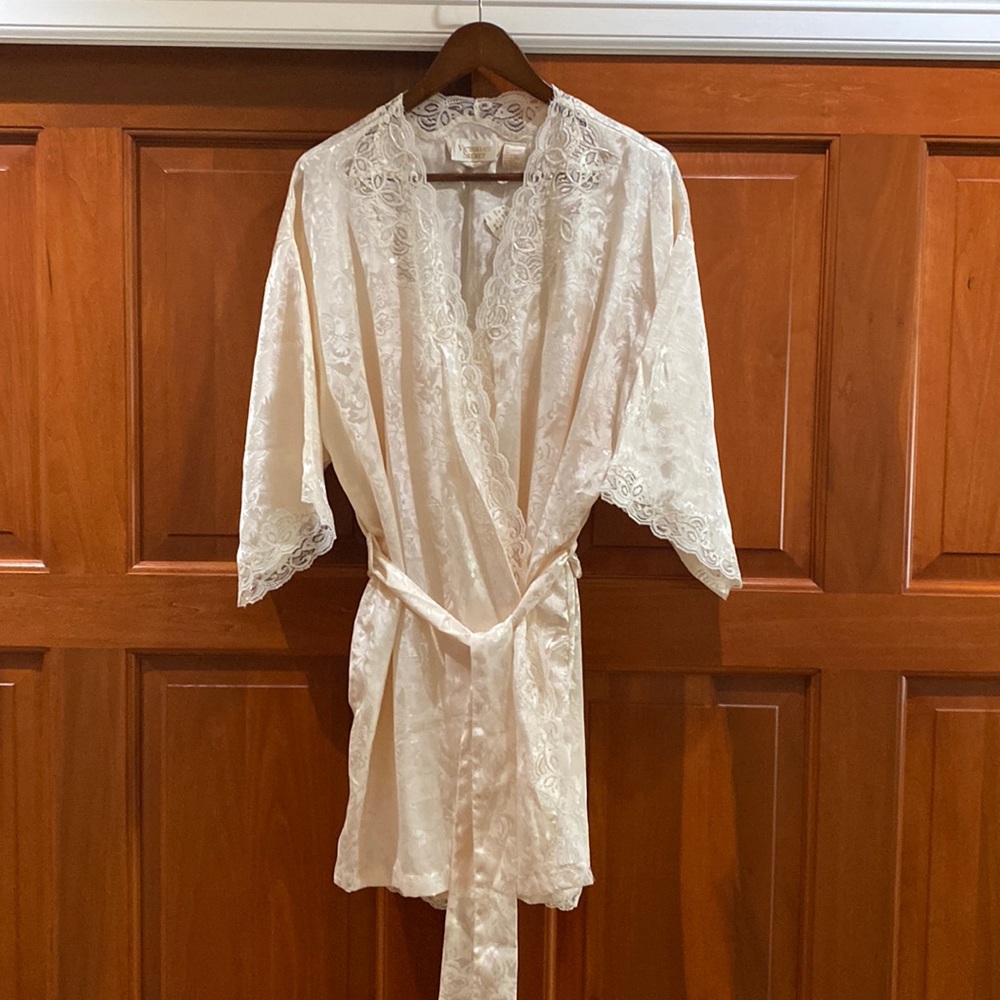 Night gown and matching robe